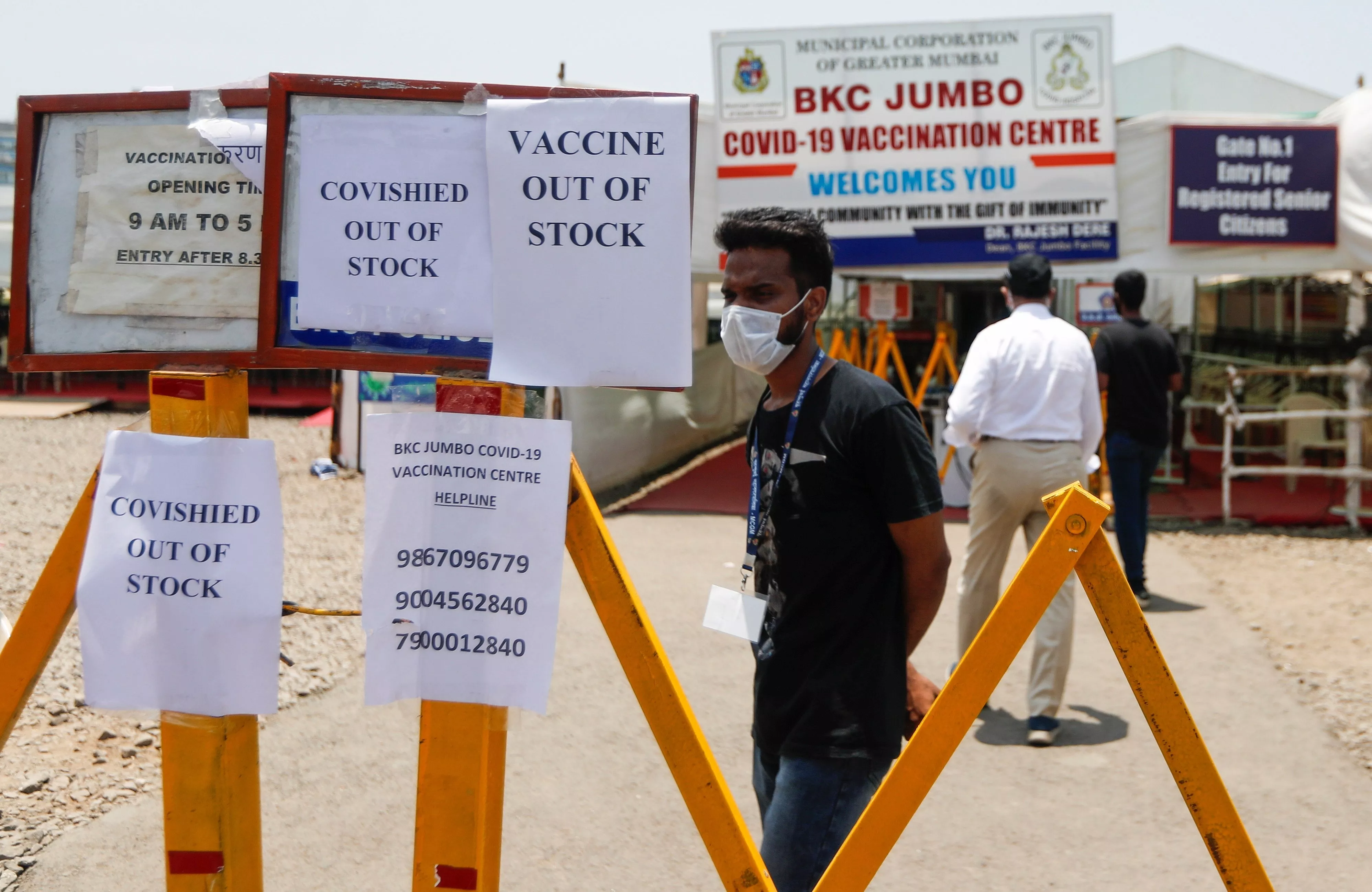notices about the shortage of covishield a coronavirus disease covid 19 vaccine manufactured by serum institute of india are seen outside a covid 19 vaccination centre in mumbai india april 20 2021 photo reuters notices about the shortage of covishield a coronavirus disease covid 19 vaccine manufactured by serum institute of india are seen outside a covid 19 vaccination centre in mumbai india april 20 2021 photo reuters